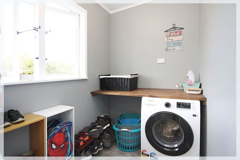 Photo of property in 28 George Street, Levin, 5510