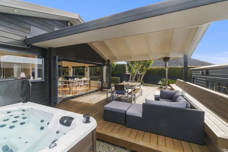 Photo of property in 3a Brookfield Road, Te Atatu Peninsula, Auckland, 0610