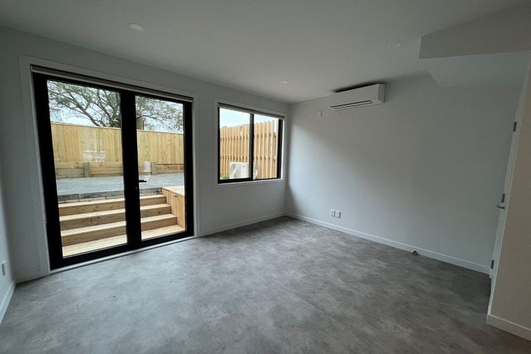 Photo of property in 23u4 Middleton Road, Johnsonville, Wellington, 6037