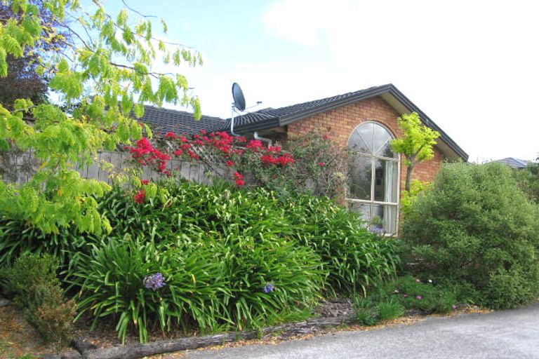 Photo of property in 26 Copplestone Place, New Lynn, Auckland, 0600