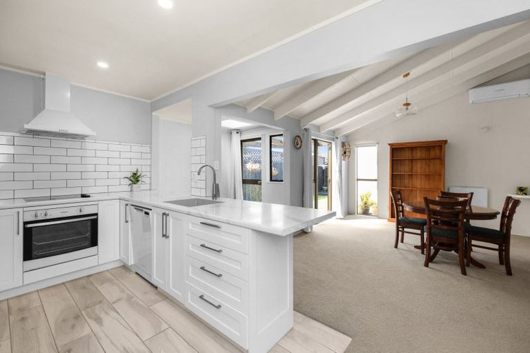 Photo of property in 75a Avondale Road, Taradale, Napier, 4112