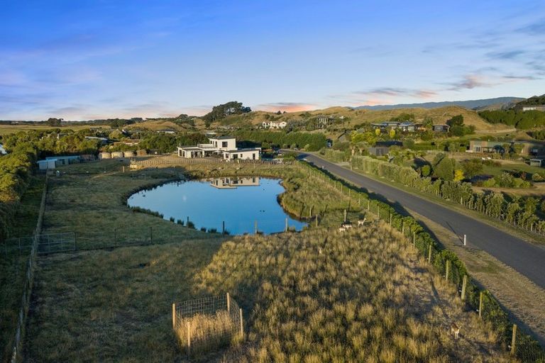 Photo of property in 27 Raukawa Road, Peka Peka, Waikanae, 5391
