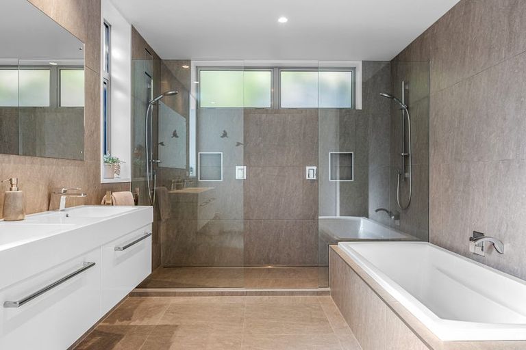 Photo of property in 33a Bowenvale Avenue, Cashmere, Christchurch, 8022