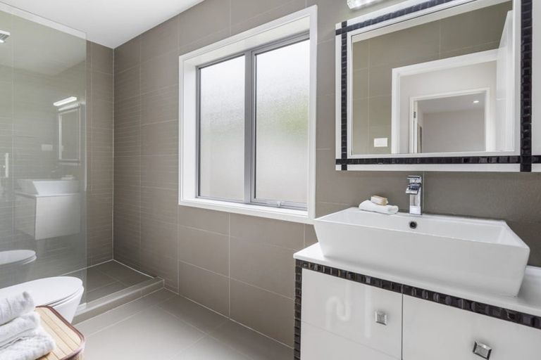 Photo of property in 17 Richard Avenue, Bucklands Beach, Auckland, 2014