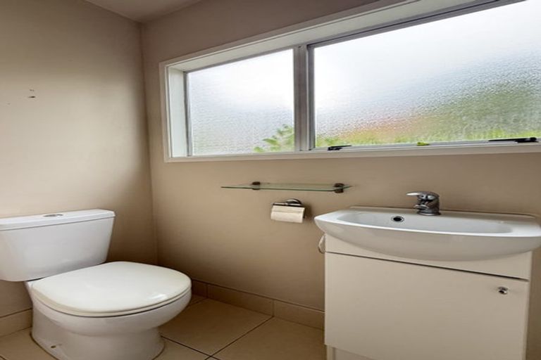 Photo of property in 607 Beach Road, Rothesay Bay, Auckland, 0630