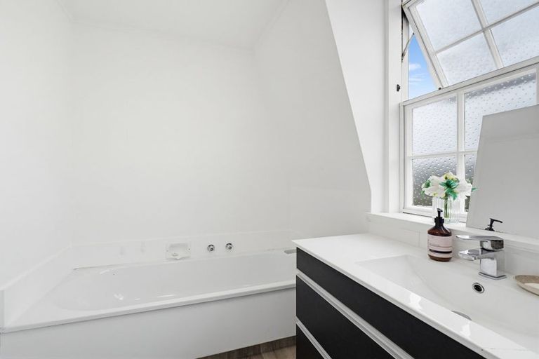 Photo of property in 34 Burn Street, Levin, 5510