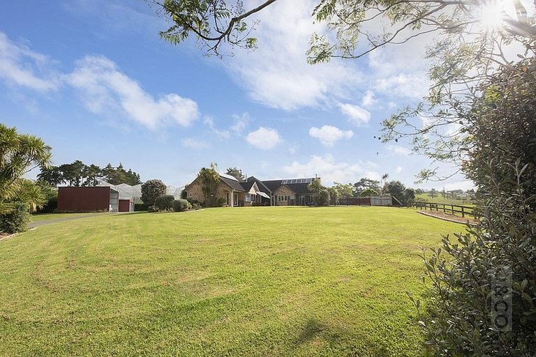 Photo of property in 17 Deacon Road, Riverhead, Kumeu, 0892