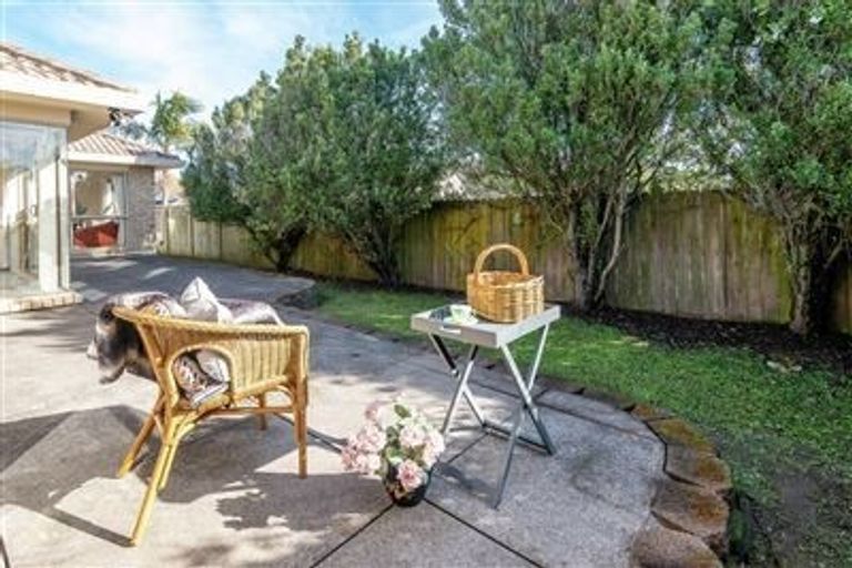 Photo of property in 16 Nad Place, East Tamaki Heights, Auckland, 2016