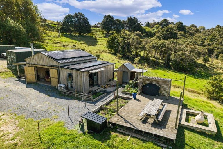 Photo of property in 957 Bull Road, Paparoa, 0193