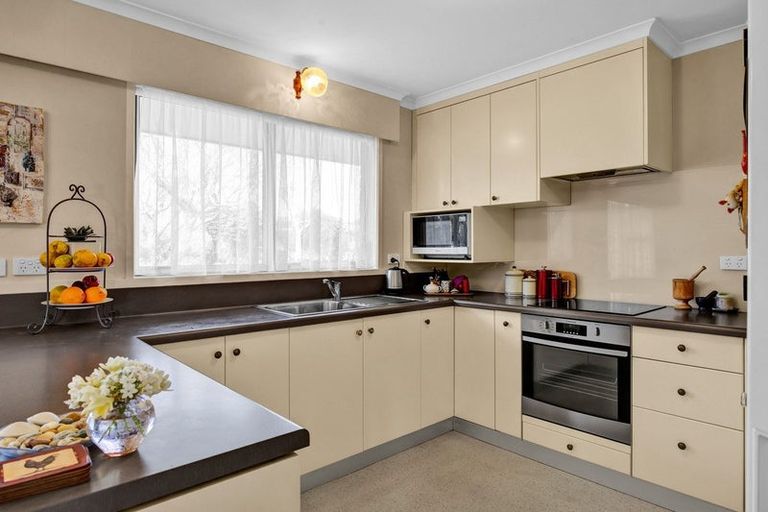 Photo of property in 18 Kowhai Street, Hawera, 4610