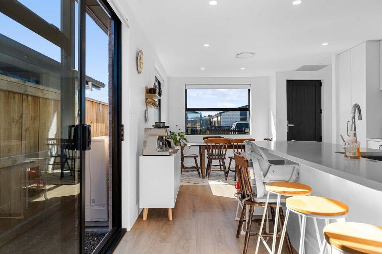 Photo of property in 11 Hinaki Street, Poike, Tauranga, 3112