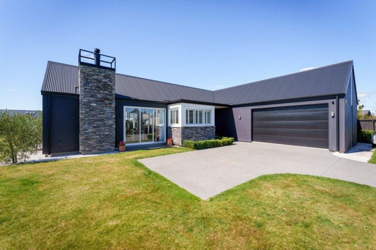 Photo of property in 10 Silver Peaks Drive, West Melton, 7618