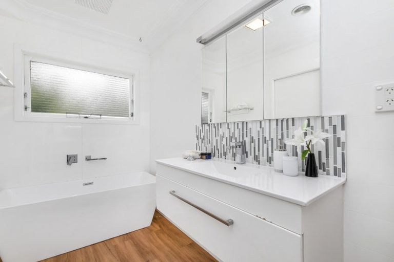 Photo of property in 2/10 Liverpool Street, Papakura, 2110