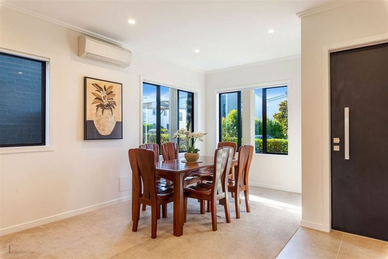 Photo of property in 6 Sacred Kingfisher Road, Hobsonville, Auckland, 0616