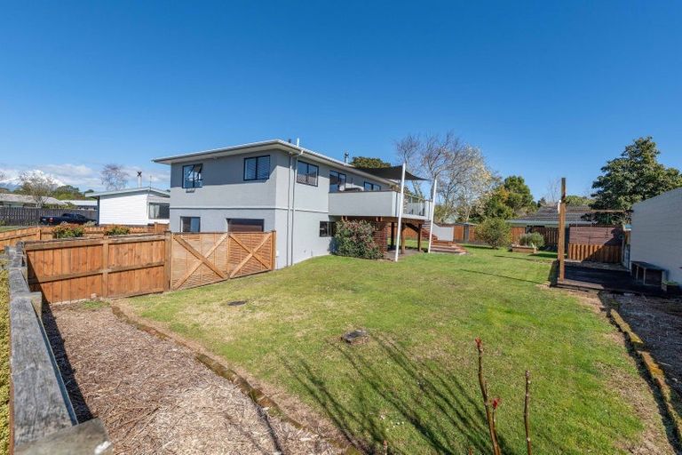 Photo of property in 45 Heta Road, Highlands Park, New Plymouth, 4312