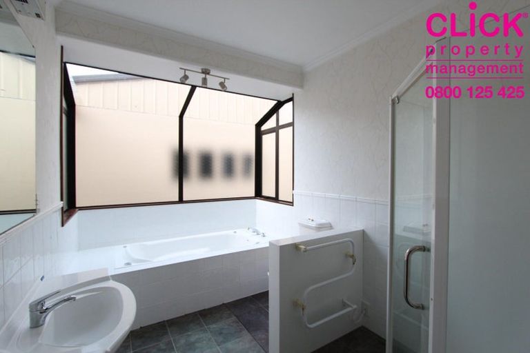 Photo of property in 142 Gladstone Road North, Mosgiel, 9024