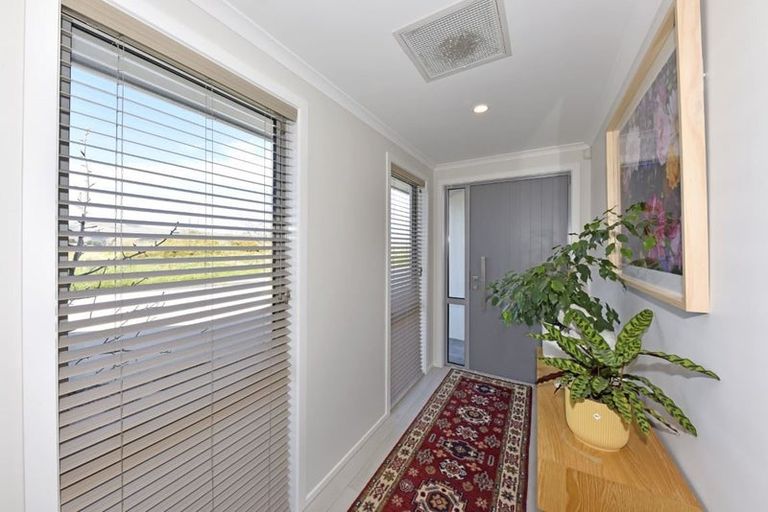 Photo of property in 8 Manarola Road, Halswell, Christchurch, 8025