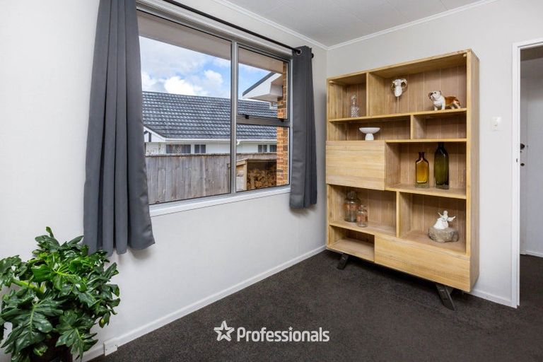 Photo of property in 15 Akron Grove, Totara Park, Upper Hutt, 5018