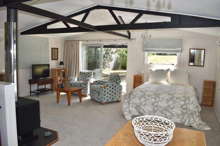 Photo of property in 34 Sarah Street, Waikawa Beach, Manakau, 5573