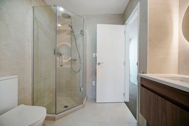 Photo of property in 15d Pipitea Place, Massey, Auckland, 0614