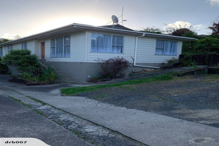 Photo of property in 19 Keegan Drive, Massey, Auckland, 0614