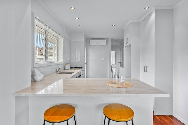 Photo of property in 1/30 Montgomery Avenue, Rothesay Bay, Auckland, 0630