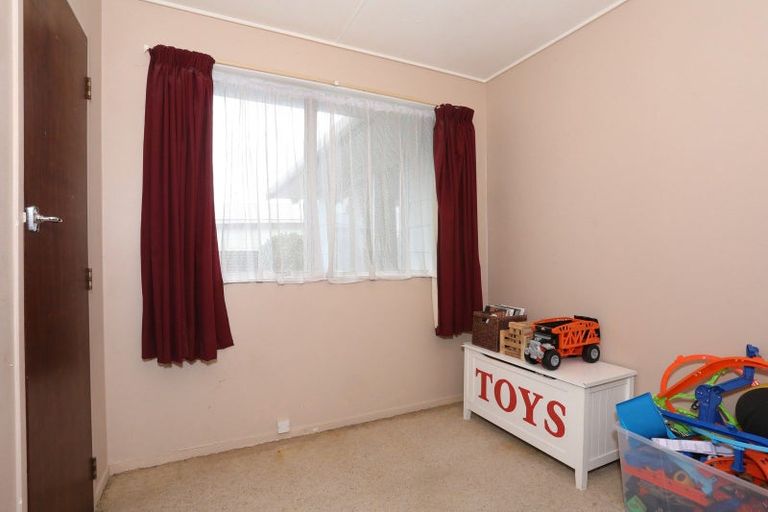 Photo of property in 12 Pryde Place, Feilding, 4702