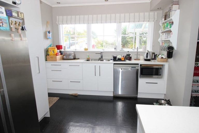 Photo of property in 11 River Road, Red Beach, 0932