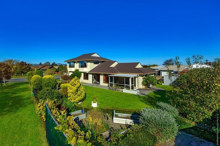 Photo of property in 32 Ben Nevis Drive, Broomfield, Christchurch, 8042