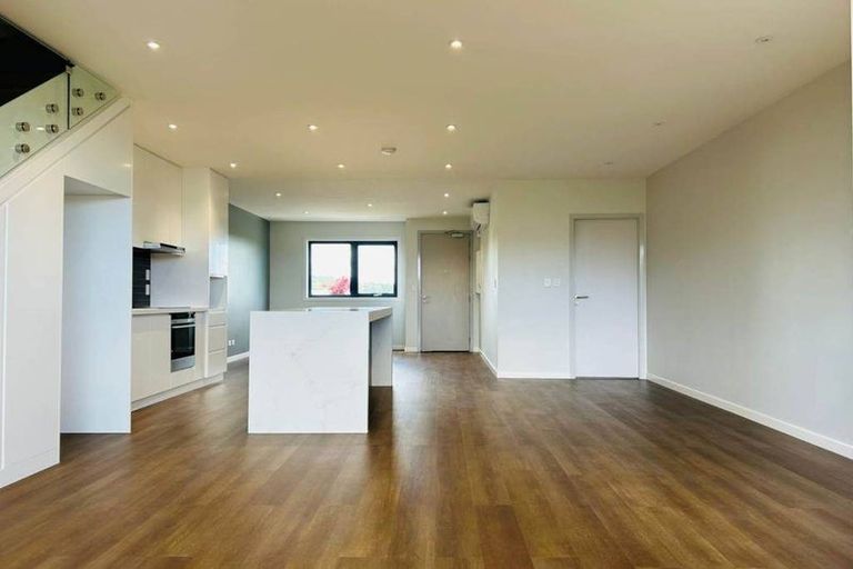 Photo of property in 45 Otuwairoa Esplanade, Opaheke, 2113