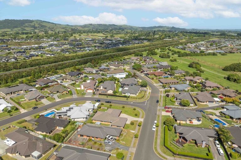 Photo of property in 21 Madison Street, Cambridge, 3434