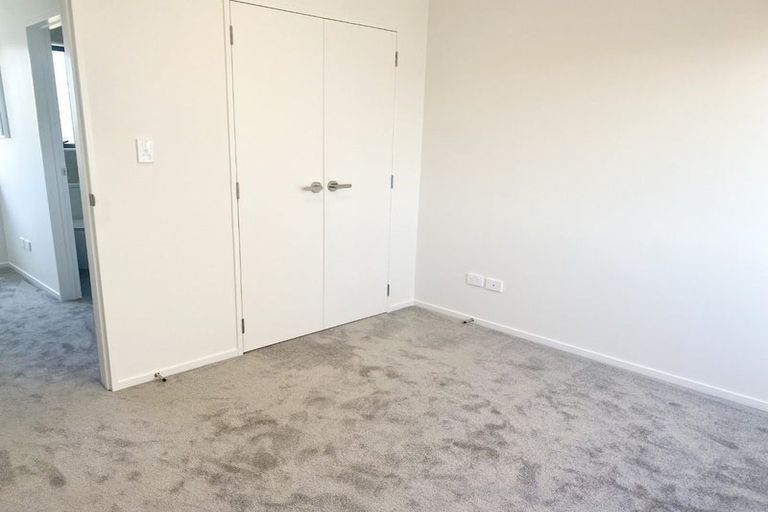 Photo of property in 33b Matipo Road, Te Atatu Peninsula, Auckland, 0610