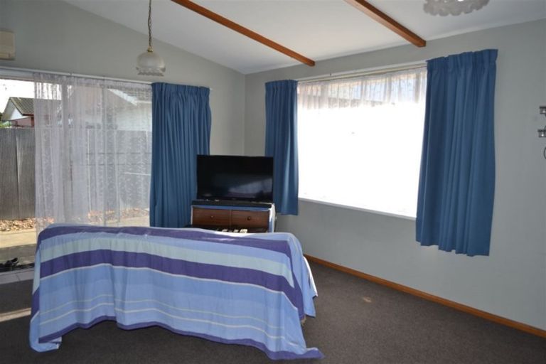 Photo of property in 6b Mcalpine Place, Rangiora, 7400