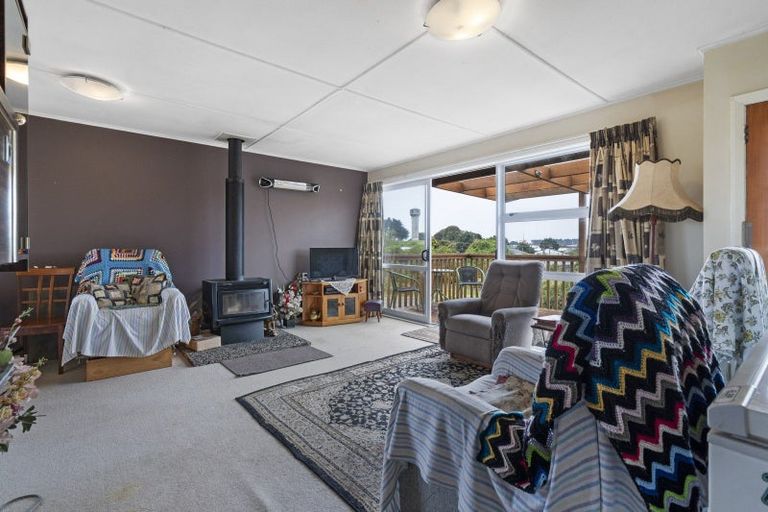 Photo of property in 5- 7 Howe Street, Foxton, 4814