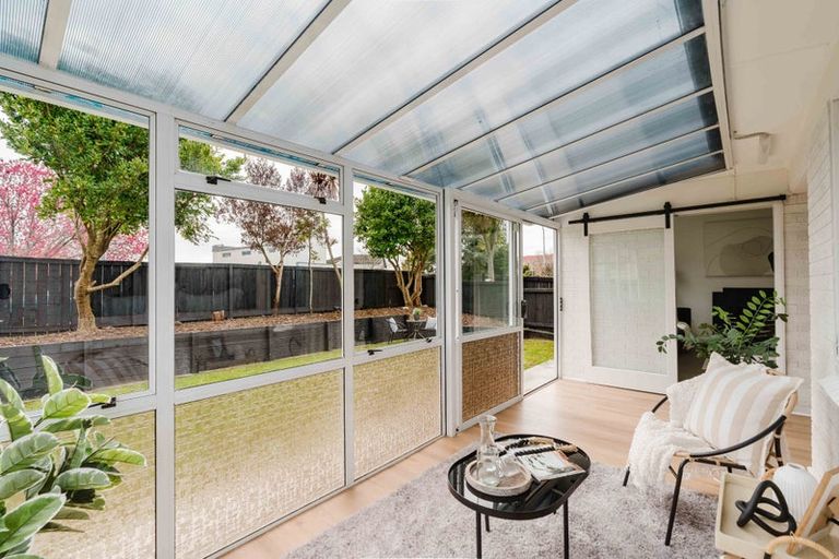 Photo of property in 35 Lake Crescent, Hamilton Lake, Hamilton, 3204