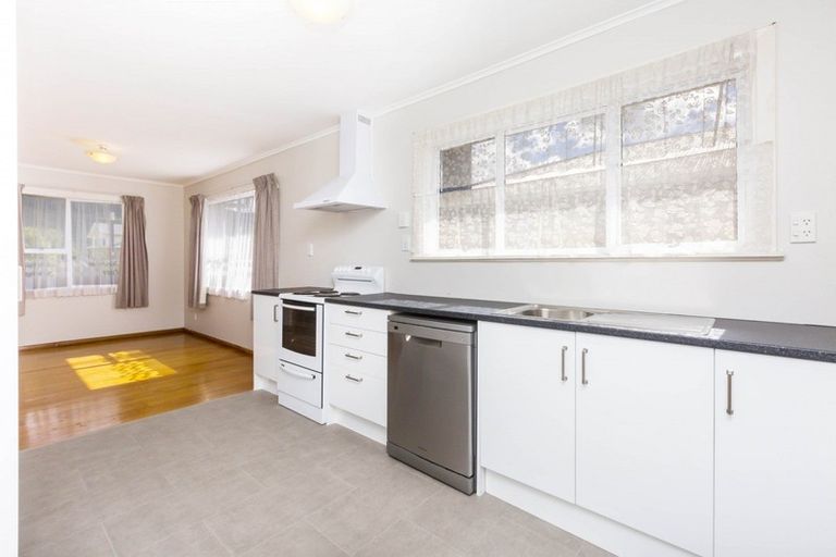 Photo of property in 11 Courtenay Road, Heretaunga, Upper Hutt, 5018