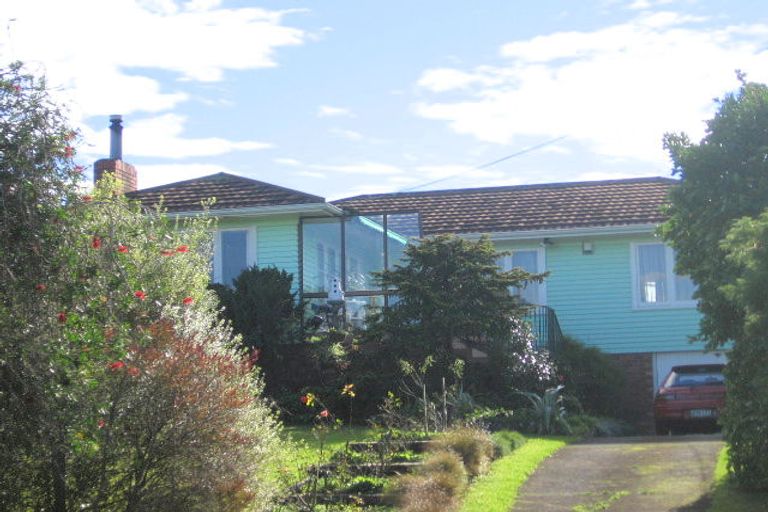 Photo of property in 4 Donovan Avenue, Massey, Auckland, 0614