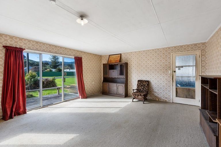 Photo of property in 6 Briscoe Street, Awakino, Mokau, 4376