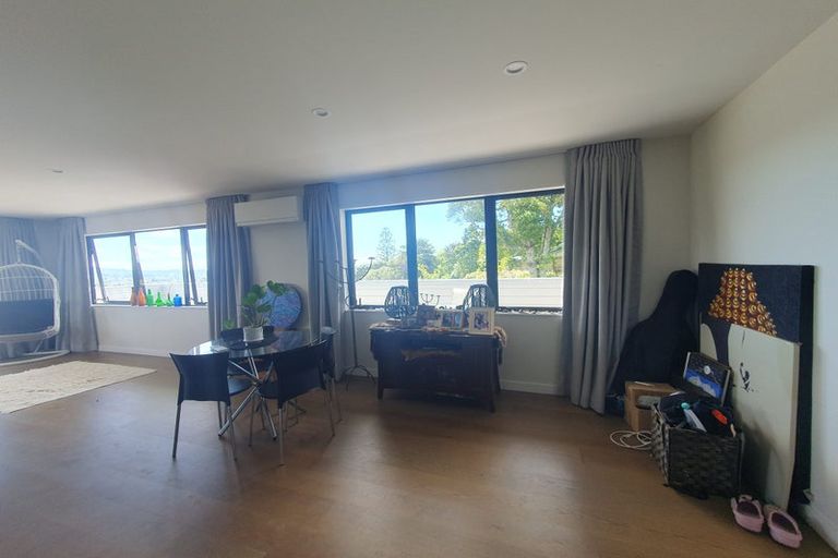 Photo of property in 1 Mataki Way, Glen Eden, Auckland, 0602