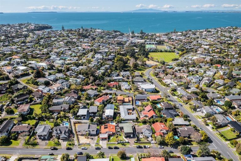 Photo of property in 37 Amante Crescent, Mairangi Bay, Auckland, 0630