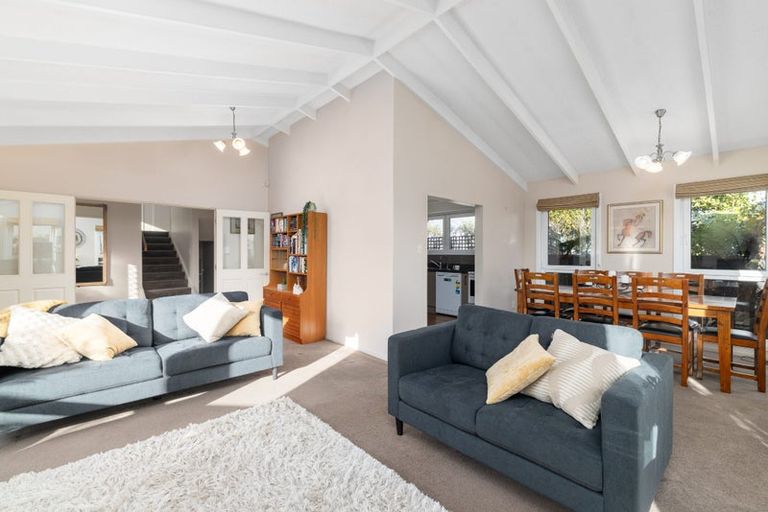 Photo of property in 18 Delaware Crescent, Russley, Christchurch, 8042