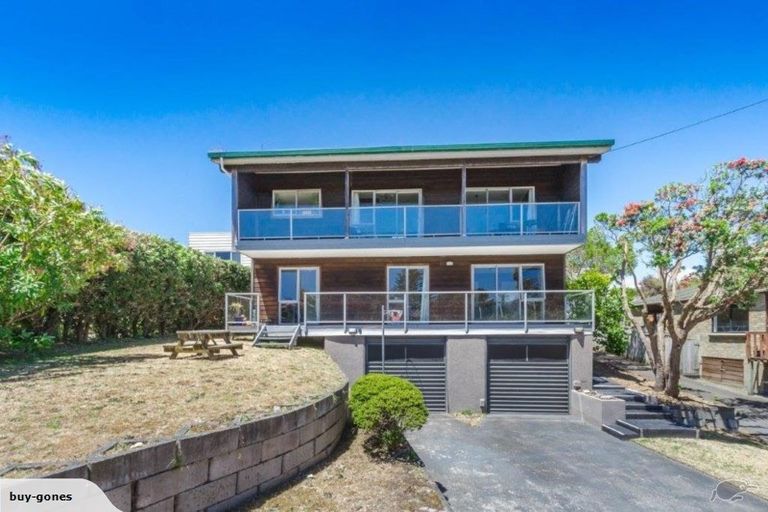 Photo of property in 16 Manly Street, Paraparaumu Beach, Paraparaumu, 5032