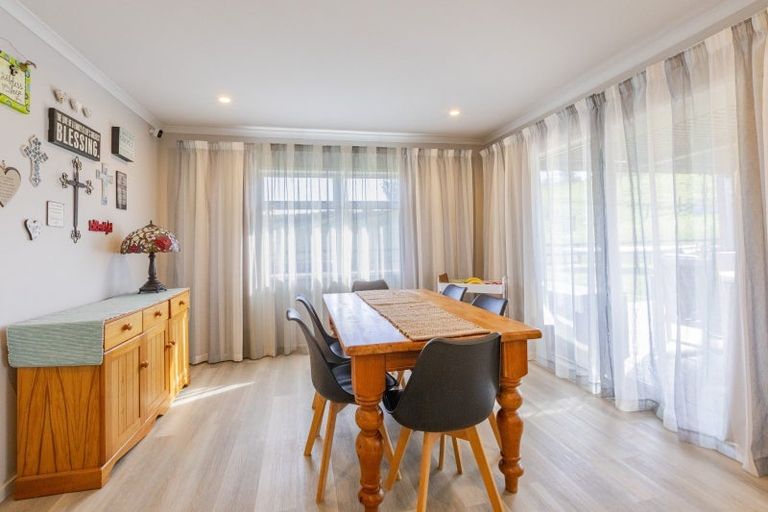 Photo of property in 102a Racecourse Road, Waiuku, 2123