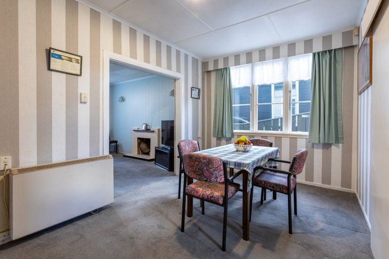 Photo of property in 10 Seddon Street, Dannevirke, 4930