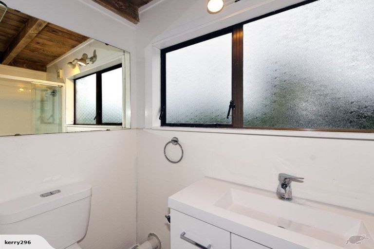 Photo of property in 32 Konini Road, Titirangi, Auckland, 0604