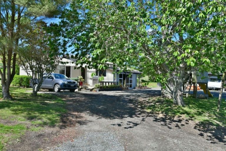 Photo of property in 1238 Peak Road, Helensville, 0875