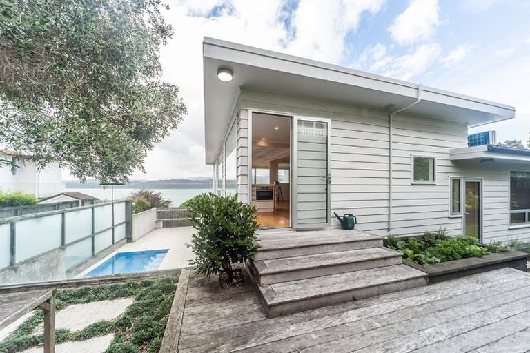 Photo of property in 20 Beere Haven Road, Seatoun, Wellington, 6022