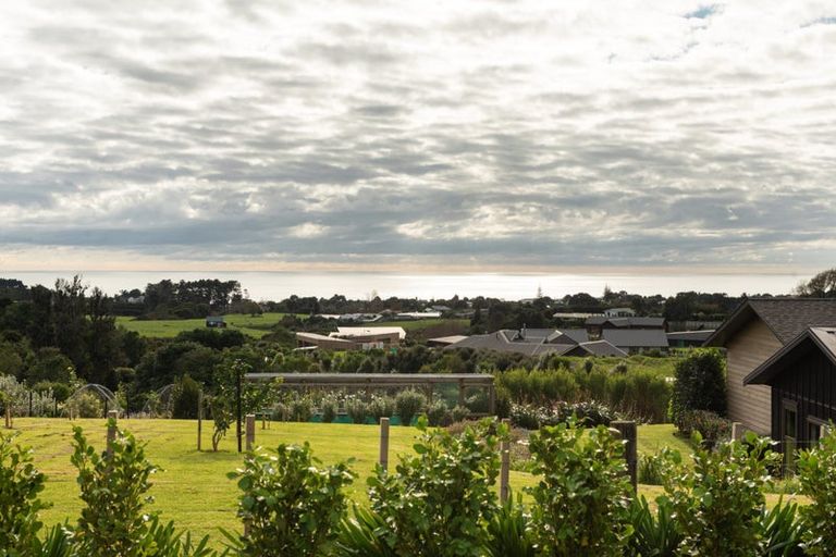 Photo of property in 20 Hereford Lane, Ararimu, Drury, 2579