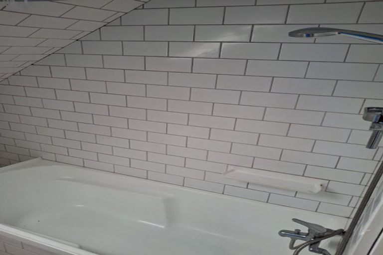 Photo of property in 8 Brougham Street, Mount Victoria, Wellington, 6011