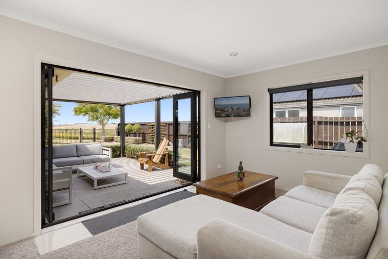 Photo of property in 37 Golden Sands Drive, Papamoa Beach, Papamoa, 3118
